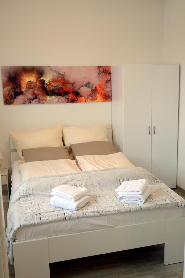 Unique Zentrale Moderne 2 Zimmer Wohnung Nahe Dem Park Филлинген-Швеннинген Экстерьер фото